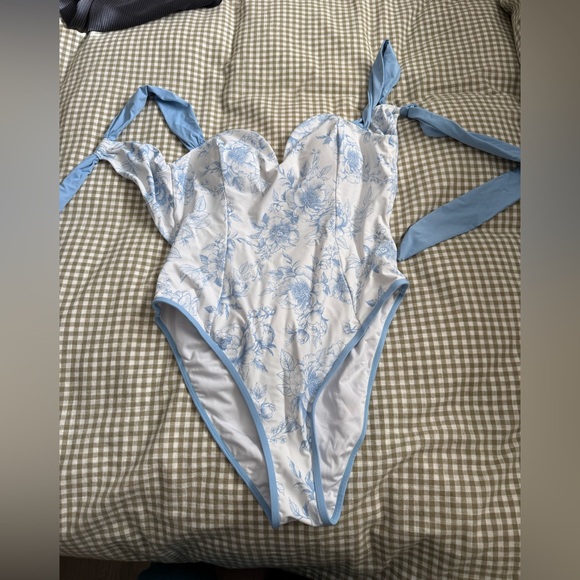 Cupshe bikini - Picture 3 of 5